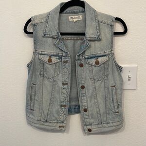 madewell acid wash vest 🩵